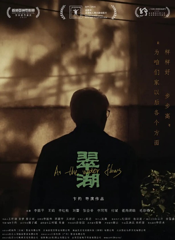 航空公司的一位高颜值地勤含情脉脉的眼神吃着我的大屌公司眼中的女神 - VoeTube