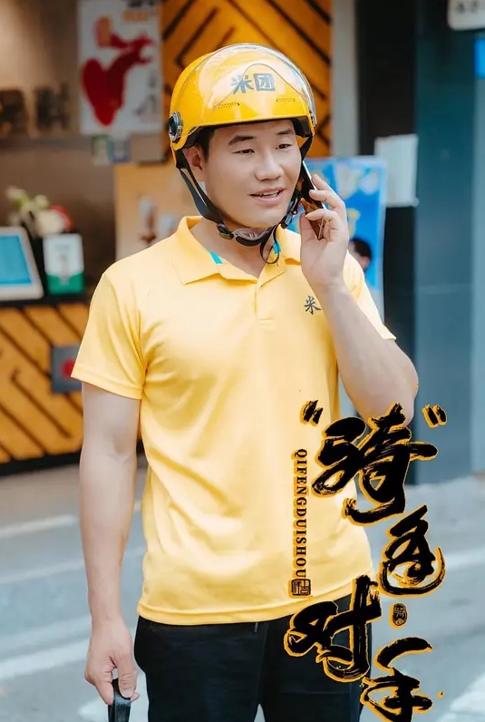 这个少妇是我对门邻居，老公在外上班，我老婆也经常出差，我家有时在她家，有时在我家偷情！ - VoeTube